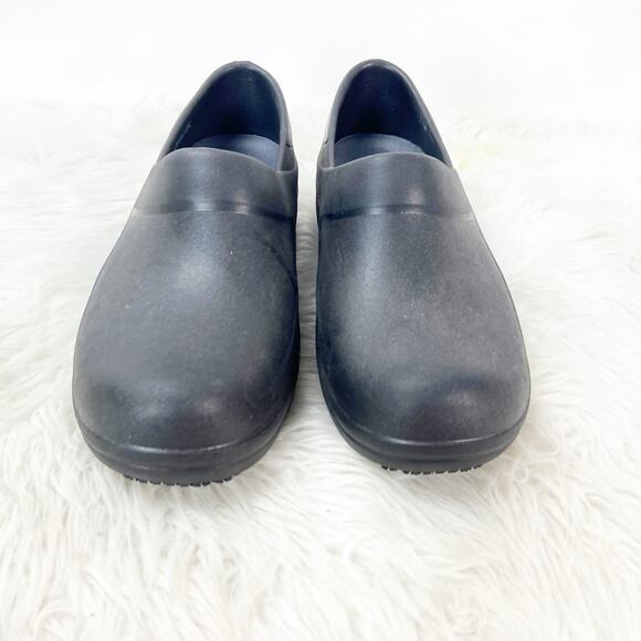 Crocs Dual Comfort US 7 Womens Black Rubber Slip On Closed Toe Clog Shoes - Picture 6 of 13